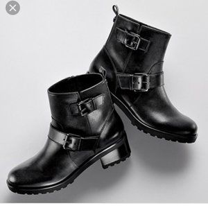 NWOT Michael Kors jet set 6 black ankle boots